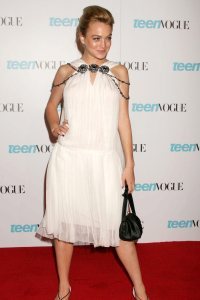 Lindsay Lohan dead? 