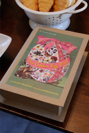 Macaron book packaging 