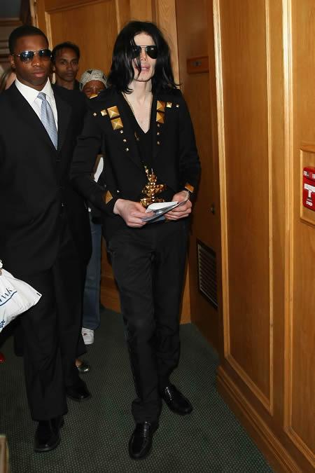 Michael Jackson appears ill