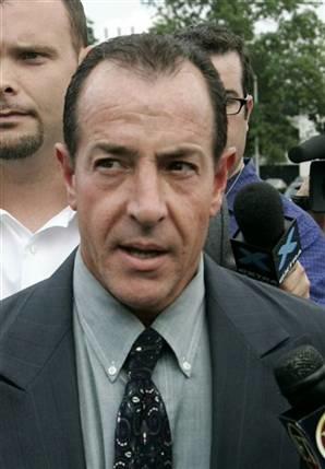 Michael Lohan threatens to Seek Conservatorship over Lindsay