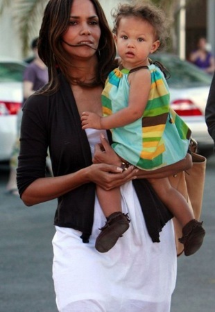 Nahla Aubrey's native style