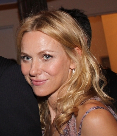 Naomi Watt's Casual Waves