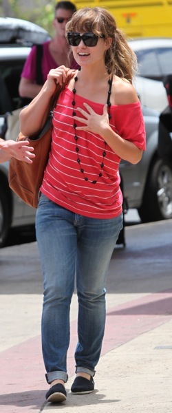 Olivia Wilde in off the shoulder tshirt