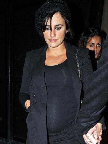 Penelope Cruz Pregnancy Pics. Penelope Cruz