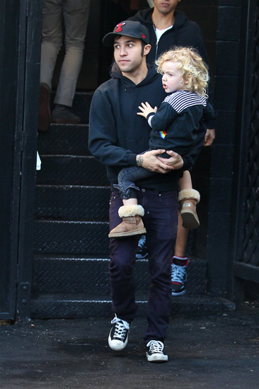 Pete Wentz and son Bronx leave lunch