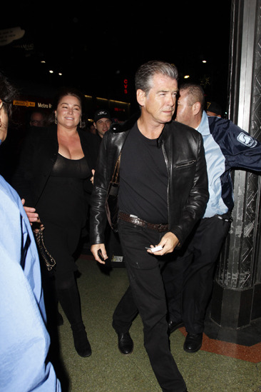 Pierce Brosnan leaves the Sting concert