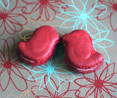 Red bird macarons 