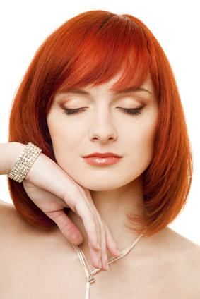 Shoulder Lenght Bob with Layers and Bangs - Redhead hairstyles
