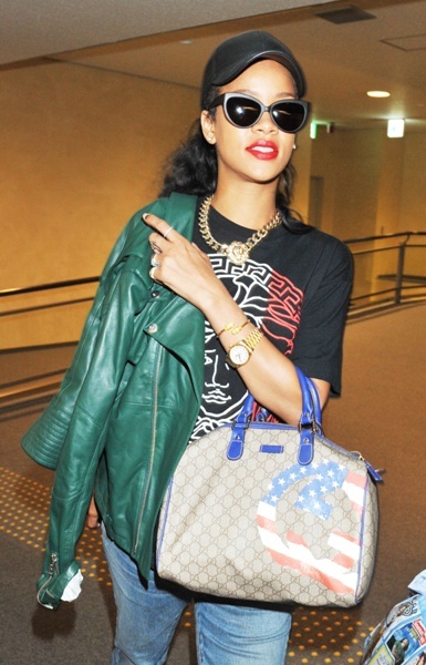 Rihanna arriving at airport