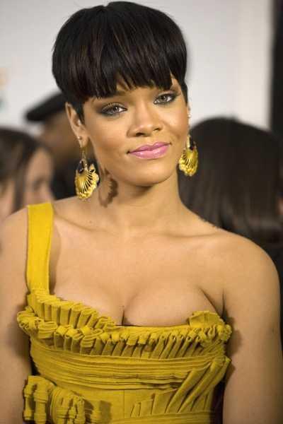 Rihanna's Short, Layered, Crop