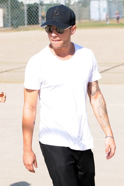 Ryan Phillippe at son Deacon's soccer game.