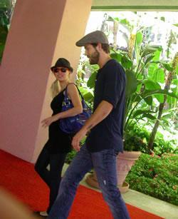Ryan Reynolds and Scarlett Johansson