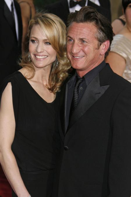 Sean Penn and Robin Wright Penn at the 2009 Oscars