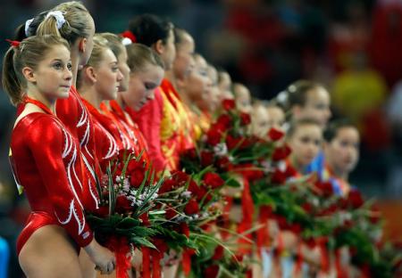 Shawn Johnson Wins a Silver Medal