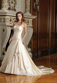 Sophia Tolli 