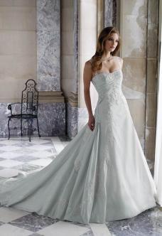Sophia Tolli 
