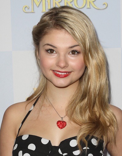 Stefanie Scott
