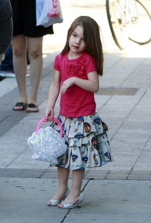 Suri Cruise's feminine style 