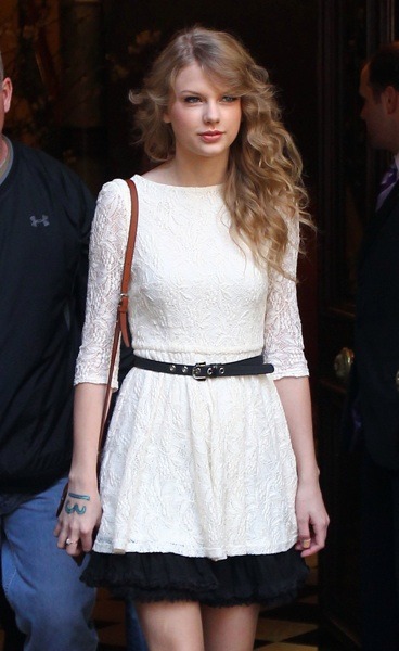 Taylor Swift in white and black