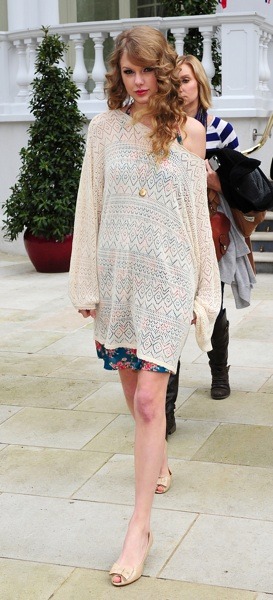 Taylor Swift in off-the-shoulder sweater