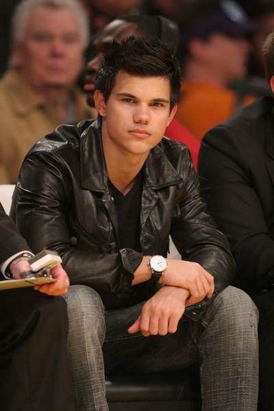 Taylor Lautner LA Lakers fan