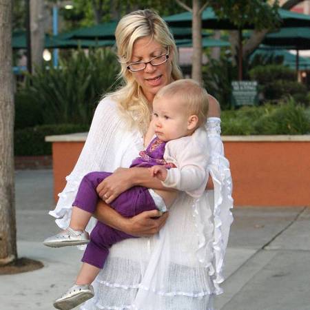 Tori Spelling and Stella