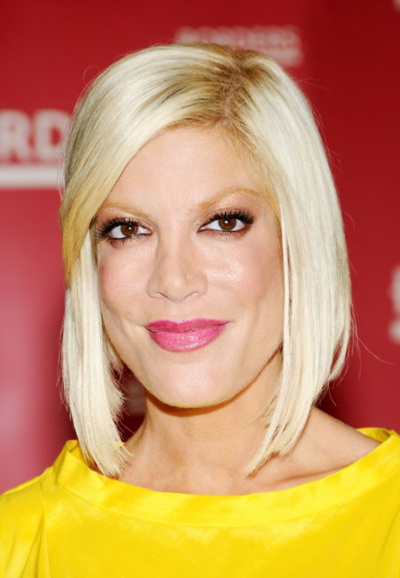 tori spelling hair. Tori Spelling#39;s blonde, sleek