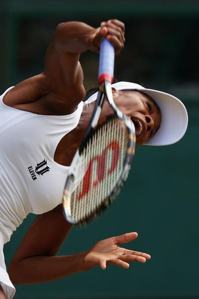 Venus Williams Serves at Wimbledon
