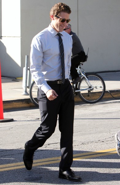 Mr. Schuester sets the bar
