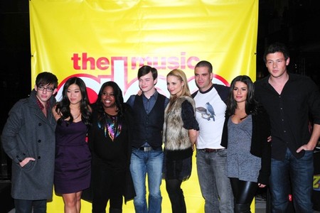 The cast signs off