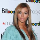 Beyonce?s long straight sexy hairstyle