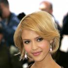 Jessica Alba's Flirty Bob