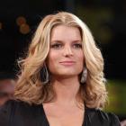 Jessica Simpson's Shoulder-Length Curls
