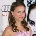 Natalie Portman’s wavy, brunette hairstyle