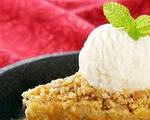 Apple Crumble A La Mode
