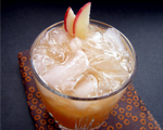  Autumn’s Apple, Cinnamon, Cider and Whiskey Cocktail