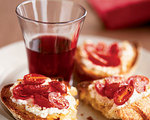Broiled tomato toasts
