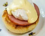 Simple Classic Eggs Benedict