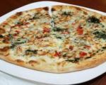 Simple, Sauce-free Spinach & Tomato Pizza