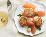 Scallops with Grapefruit and Onion Salad