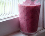 Sweet and Creamy Orange, Banana and Berry Smoothie