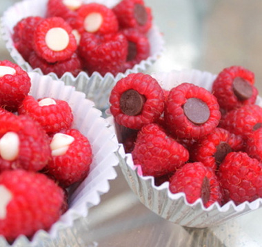 Chocolate-stuffed raspberries