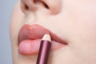 Forgetting to line your lips