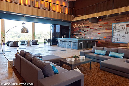 Inside the American Idol Mansion