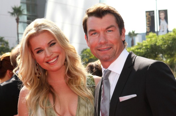 Jerry O'Connell and Rebecca Romijn get romantic on 11/11/11