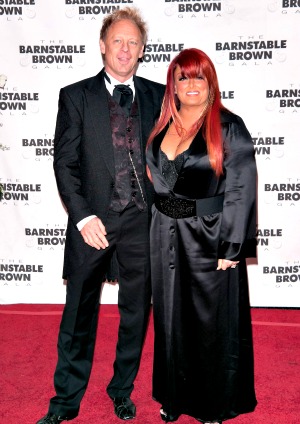 Wynonna Judd's husband loses a limb