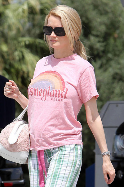 Celeb bump day: Adele’s baby bump, Holly Madison and Amber Rose - Page 2