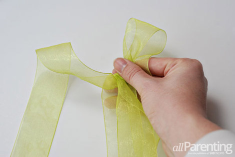 How to make a St. Patrick’s Day fabric wreath