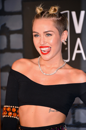 Miley Cyrus brings back the '90s with her MTV VMAs hairstyle