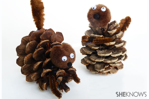 Pine Cone Squirrel inspired by Surly from The Nut Job | #thenutjob #squirrel #crafts